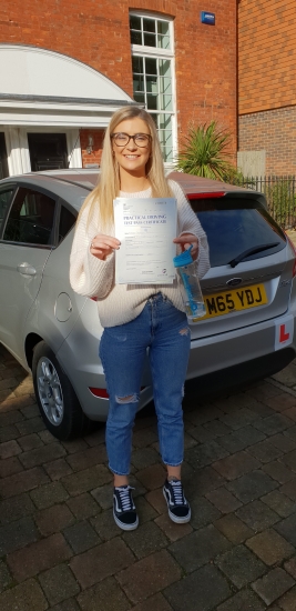 06 November 2018 - Gina passed with only 2 minor driving faults! Well done Gina, that was an excellent result.