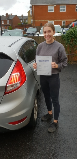 07 December 2018 - Jasmine passed 1st time with only 4 minor driving faults! Well done Jasmine, that was an excellent result.