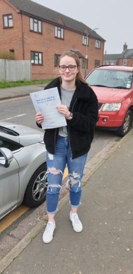 08 April 2019 - Jasmine passed 1st time with only 7 minor driving faults! Well done, Jazz, that was a really good result.