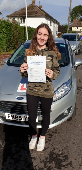 08 October 2019 - Emily passed 1st time with only 4 minor driving faults! Well done Emily, that was an excellent result.