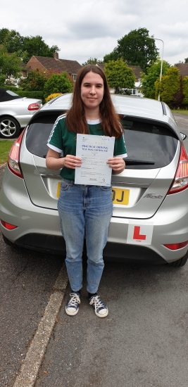 12 June 2019 - Emma passed in Sevenoaks with only 7 minor driving faults! Well done Emma, that was a really good result.