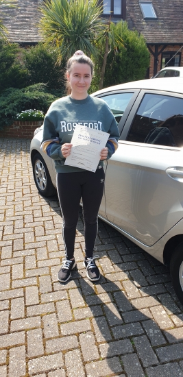 15 April 2019 - Anna passed 1st time with only 1 minor driving fault! Well done Anna, that was an excellent result