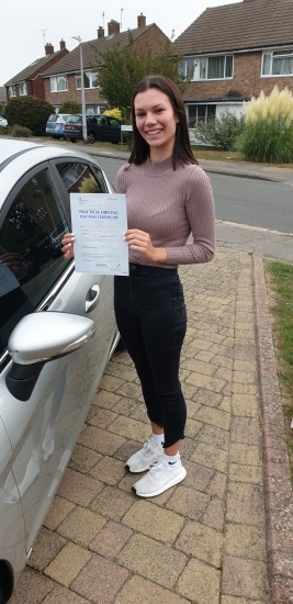 21 September 2020 - Chelsea passed in Tunbridge Wells with only 2 minor driving faults! Wells done Chelsea, that was a brilliant result.