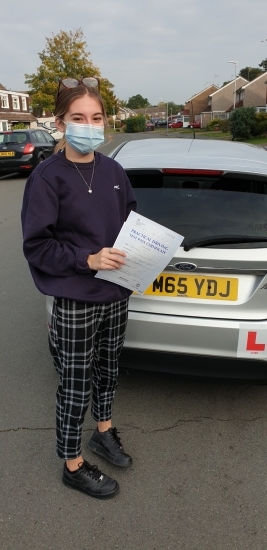 19 October 2020 - Olivia passed first time with only 2 minor driving faults! Well done Olivia, that was an excellent result. Drive safely!