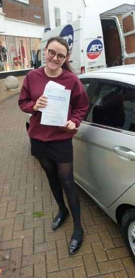 10 December 2019 - Jodie passed in Sevenoaks with only 4 minor driving faults! Well done Jodie, that was an excellent result