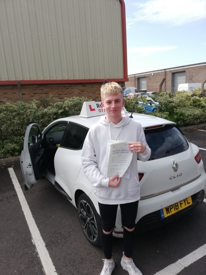 Many congratulations to a very happy Christian Kelsey of Clevedon on a fantastic drive and well deserved 1st time pass in Weston-super-Mare on 24th September.