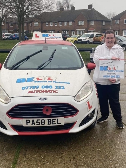 FANTASTIC FIRST TIME PASS for instructor Steve with only<br />
TWO faults in our AUTOMATIC car