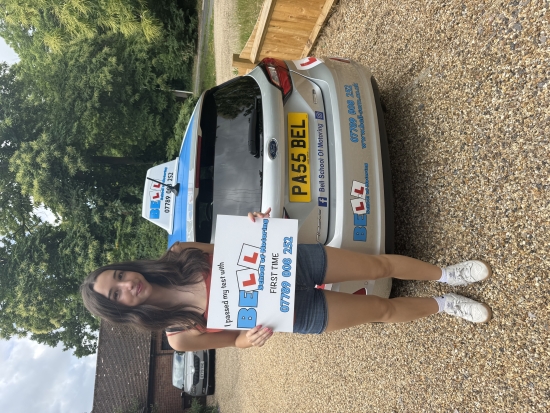 Another GREAT FIRST TIME PASS for instructor Michelle with only<br />
FIVE faults
