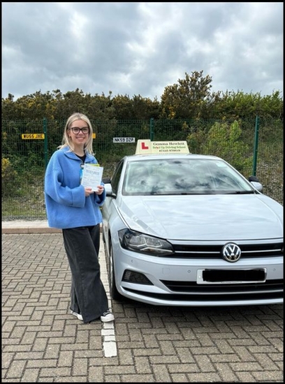 Gemma has been a brilliant instructor who has believed in me and pushed me. She took the time to explain everything in a way that i would understand and helped me greatly to build my confidence with driving. Thank you so much Gemma - i couldn’t have done it without you!xx
