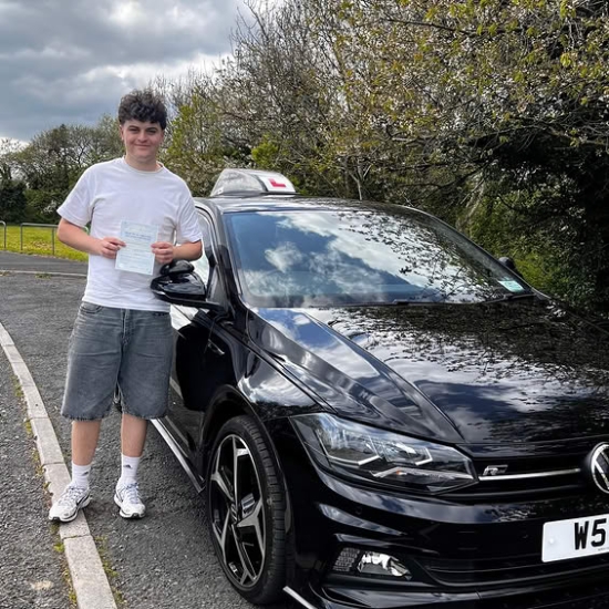 The best instructor there is! Always calm and patient with you and actually thrives to teach you how to drive not just pass your test. Every lesson with Dave is planned out, everything is explained thoroughly and there is nothing he isn’t prepared for!! I fully recommend Dave to anyone learning to drive!