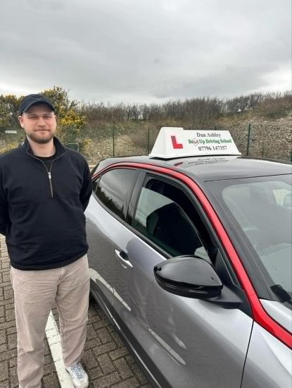 Thanks for your help Dan! It was a great pleasure learning to drive with Dan, made it very easy to learn and would definitely recommend to anyone!