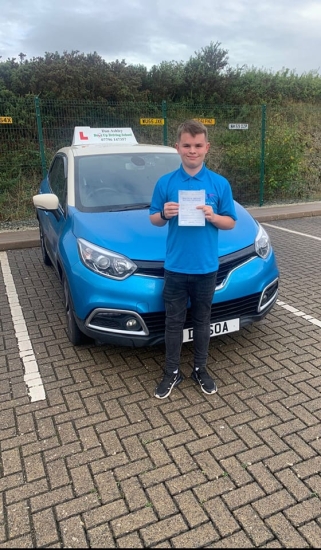 Well done Lewis for passing your driving test this morning!!! We are extremly proud of you ❤ Massive thanks to Dan Ashley - he couldn´t have had a better teacher ❤<br />
— with Denz´s Weekend Valets and Lewis Hart.