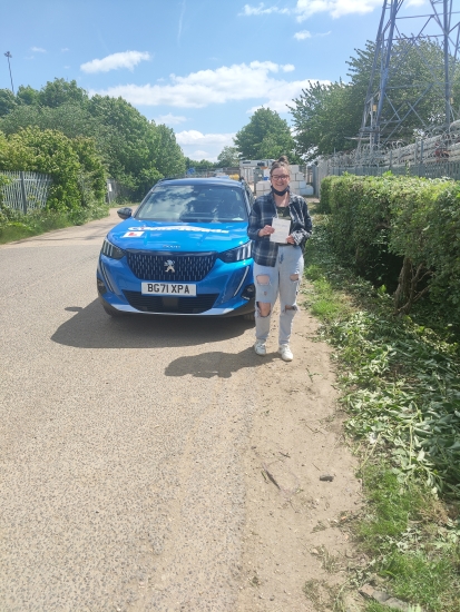 Congratulations to Lindsay on passing her driving test on the 27th May 2022.. Well done 👍