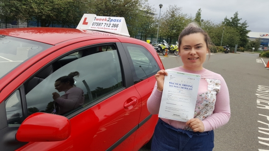 Karolina passed at her 1st attempt with 1week2pass at Enfield test centre