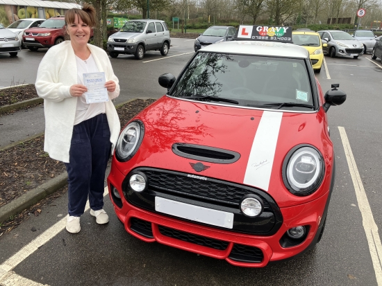 The constant reassurance from Simon really helped me to become a confident driver. I´m very pleased to have passed first time with only two driving faults. Thank you Gravy Driving School