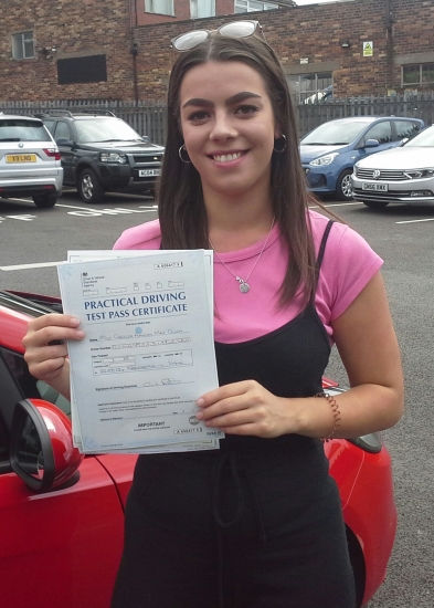 Georgia Dunn passed on 22/8/18 with Garry Arrowsmith! Well done!