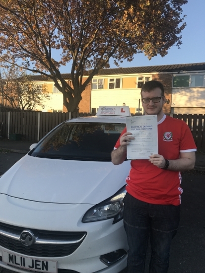 A fantastic drive this afternoon for David in Wrexham. First time pass with just 2 minors. The examiner said it was the best drive from the whole week and you should have had a clean sheet! Safe driving in your Yaris 🚘