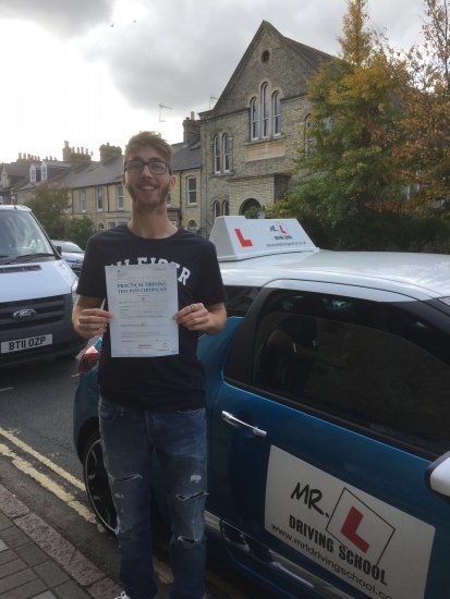Congratulations to Korey Morris from Cambridge who passed 1st time on the 12-10-17 after taking driving lessons with MRL Driving School