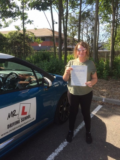 Congratulations to Jasmine Russell who passed in Cambridge on the 11-8-17 after taking driving lessons with MRL Driving School