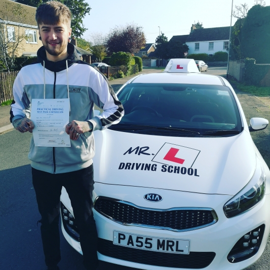 Congratulations to Jimmy Ostler from Cambridge who passed 1st time on the 28-10-19 after taking driving lessons with MR.L Driving School.