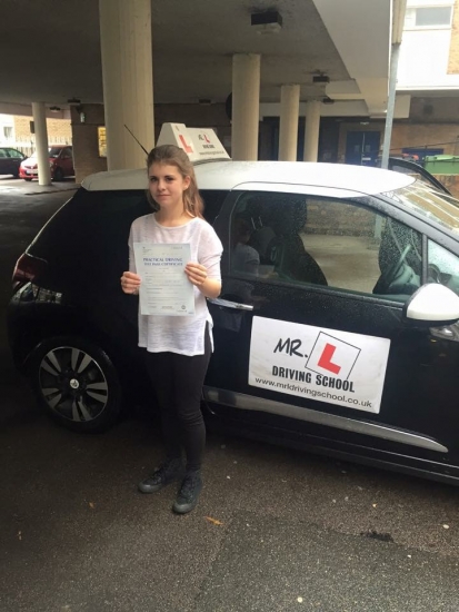 Congratulations to Rhianne Thresh from Huntingdon who passed 1st time in Cambridge on the 4-11-15 after taking driving lessons with MRL Driving School