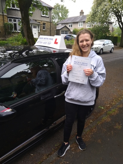 Huge congratulations go to Abby, after passing her test today in Buxton at the first attempt and with only 6 driver faults. She joins the exclusive club of passing both theory and driving tests first time. A great drive, well done. It´s been an absolute pleasure taking you for lessons, enjoy your independence and stay safe 😁