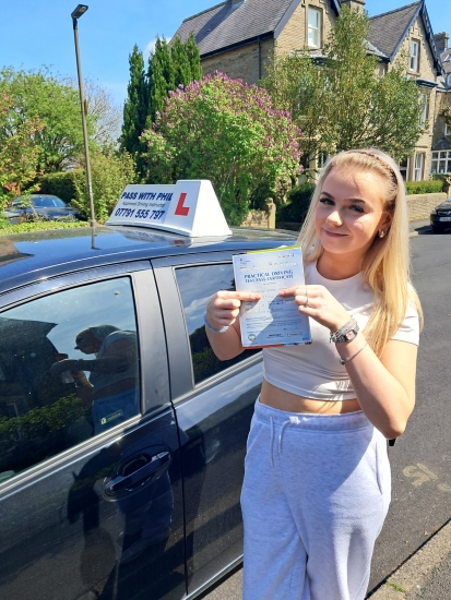 A huge thank you to Bethany A, for sending me this lovely review after passing her test at the 1st attempt. Thank you so much 😊<br />
Phil helped me so much with my driving reassuring me every step of the way, anytime i did anything wrong he would calmly help me and walk me through what i did and how to resolve it. I was so scared when i had my first lesson as meeting new people can be scary, but as