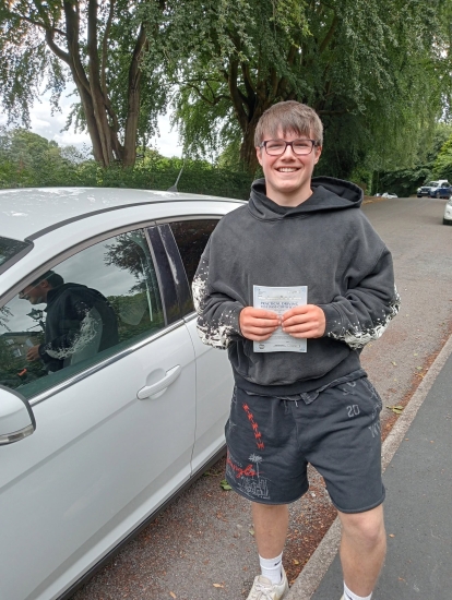 I&acute;d like to thank Daniel for sending me this great review after passing his test the other day and with only 1 driver fault. Cheers Dan 👍👍<br />
<br />
Phil quickly put me at ease on my first lesson.<br />
He gave me the confidence and I always looked forward to my weekly lesson - even the jokes 😃 &pound;<br />
Phil always gave me constructive comments and always believed in me.<br />
He is an amazing instr