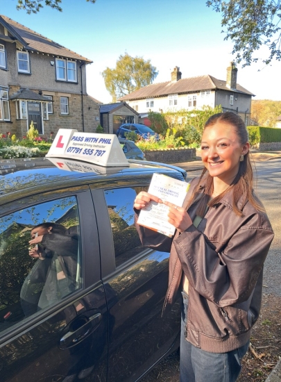 Yessssss !!!<br />
Another 1st time pass this time for Grace, who passed this morning in Buxton with a fab drive in beautiful sunshine 🌞<br />
Its been an absolute pleasure taking you for lessons, enjoy your independence and stay safe 👏👏👏
