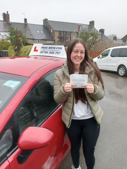 Huge congratulations go to Lola on passing her driving test today at the first attempt and with only 5 driver faults. She joins my exclusive club of passing both theory and practical tests first time. It´s been an absolute pleasure taking you for lessons, enjoy your independence and stay safe 👏👏👏👏