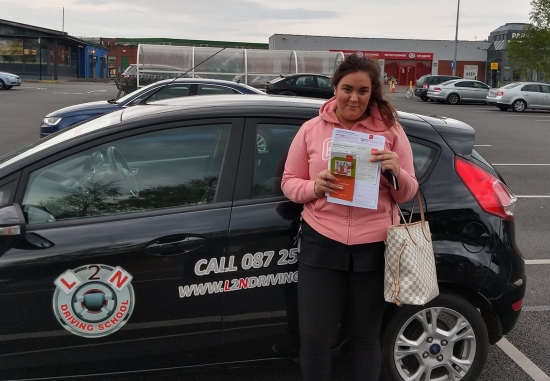 First time pass today for Niamh Browne at the Castlemungret test centre. Niamh did 13 lessons and passed today no bother, nice and efficiently. Well done Niamh