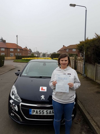 Passed 1st time with 2 Minor Faults<br />
Instructor Sara Bradley<br />
12/04/2018