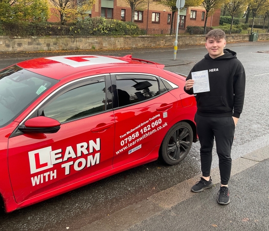 Euan learned to drive with the help of Tom 🚗💨