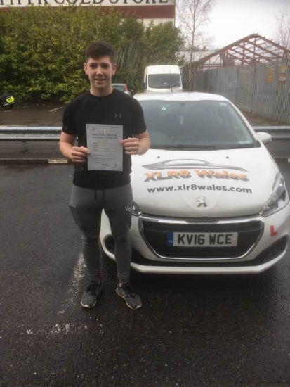 16.12.19 - Congratulations to Josh Hutchins passing his driving test today, 1st time and only 2 minor faults with our Peter 🚗😁🚦