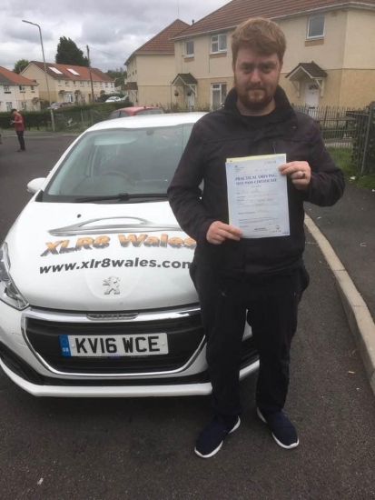 Congratulations to Reece Lawson on passing his driving test 1st time in Brecon with our Peter! Amazing result!! 😃😃😃